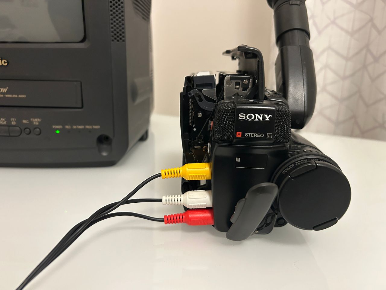 Sony CCD-TR81 | Sunthar's Super Sector