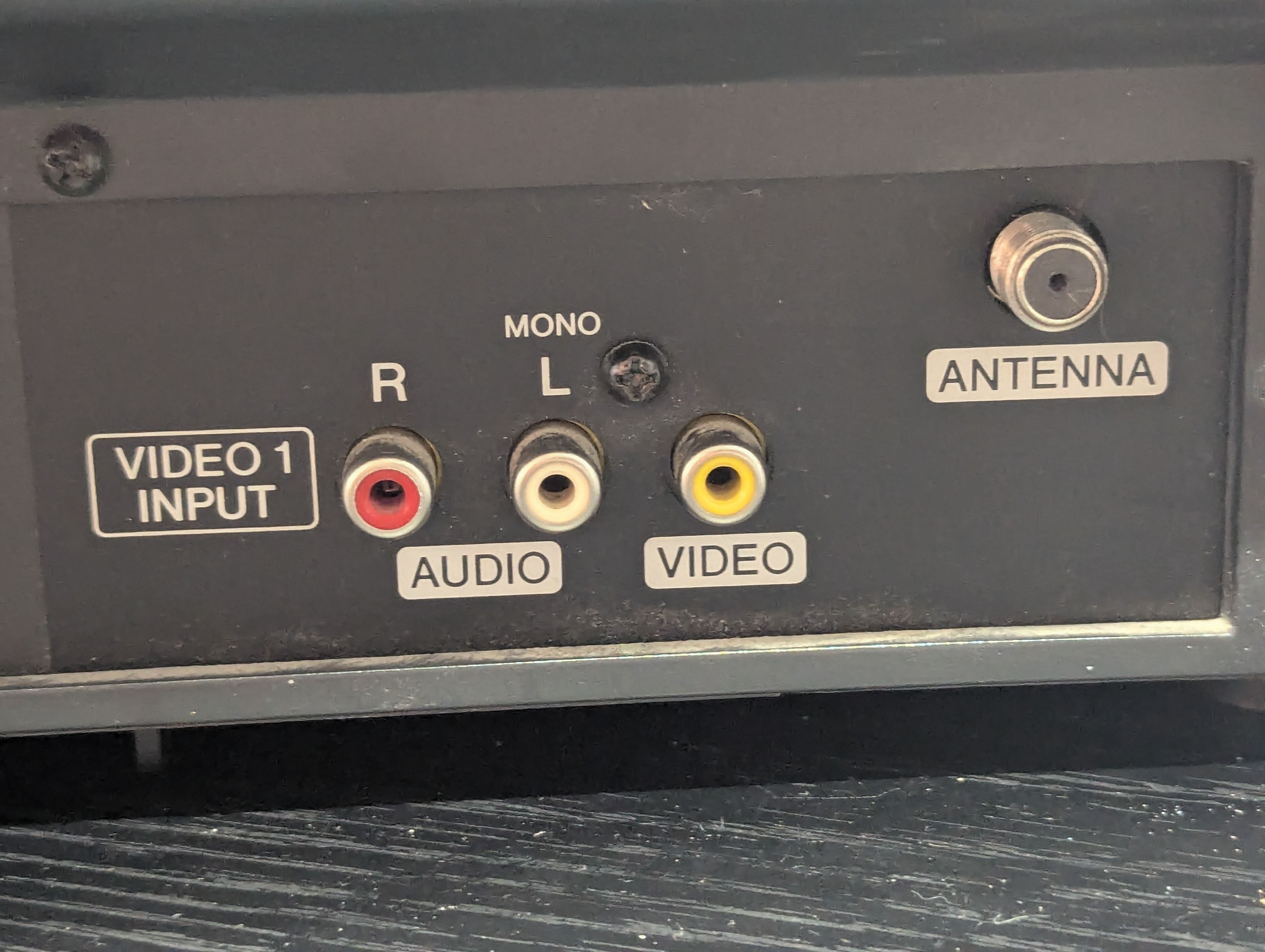 Aiwa TV-S1311