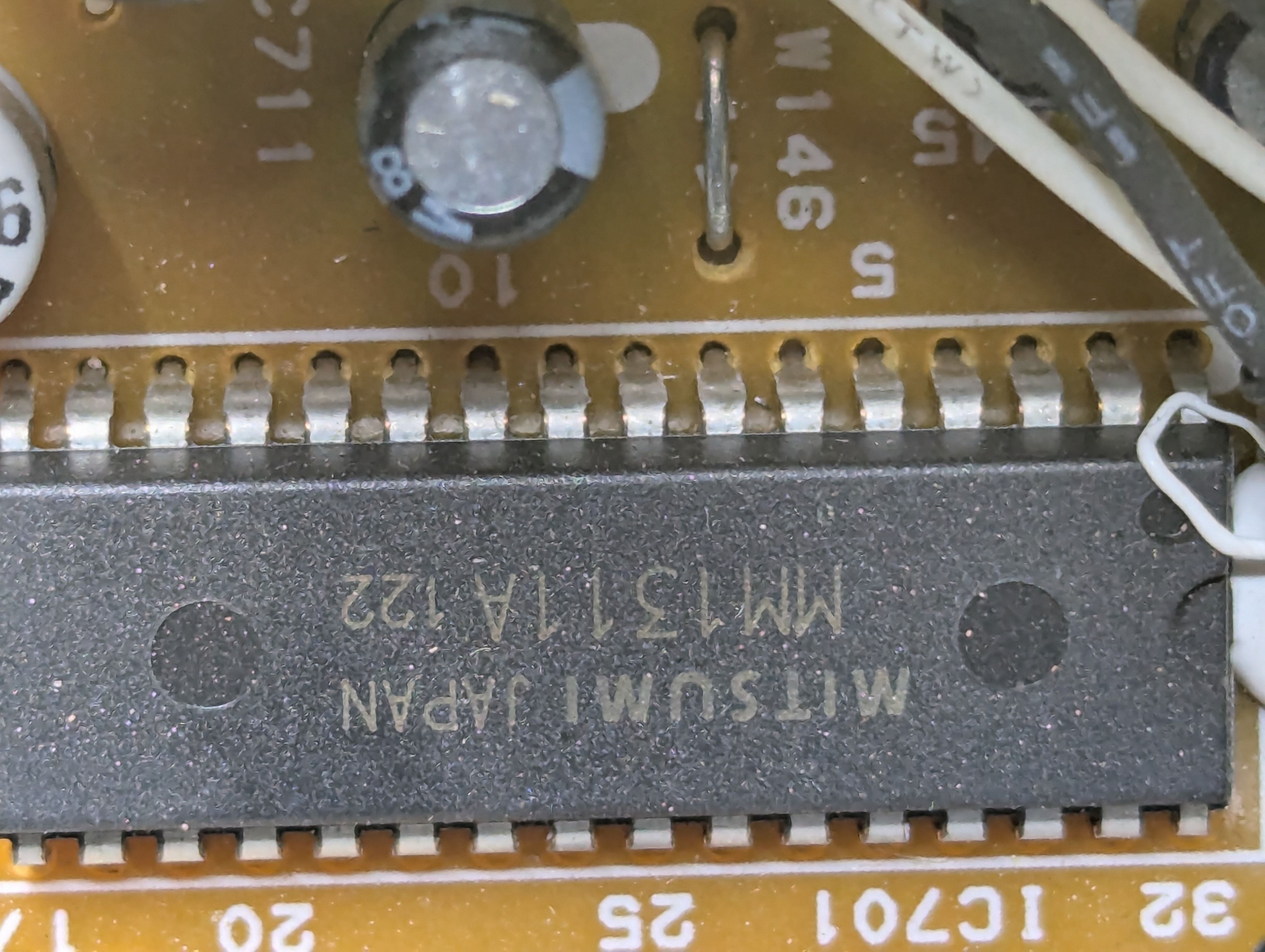 JVC AV-14F702
