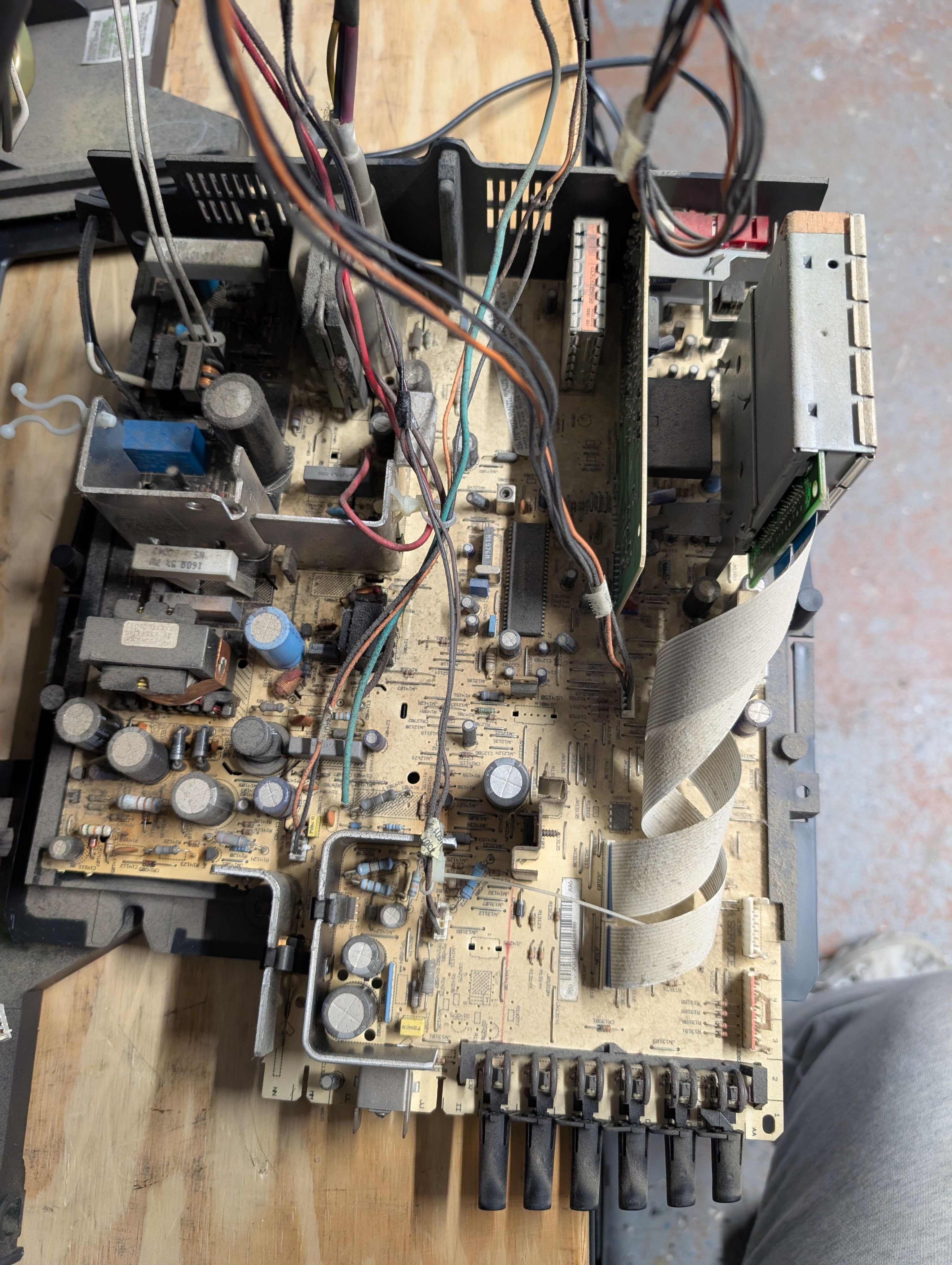 RCA F25648