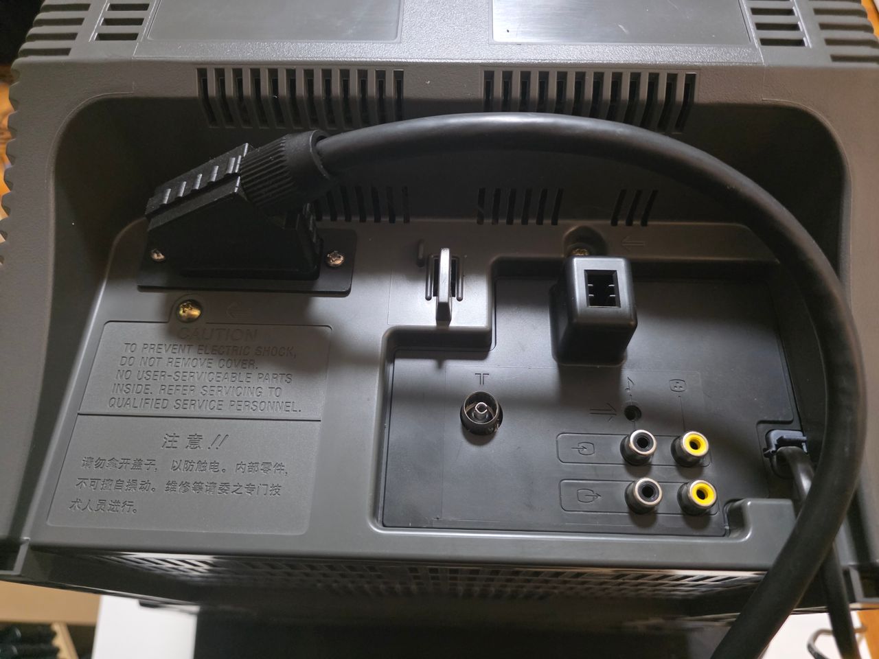 KV-PG14P10 - SCART cable attached