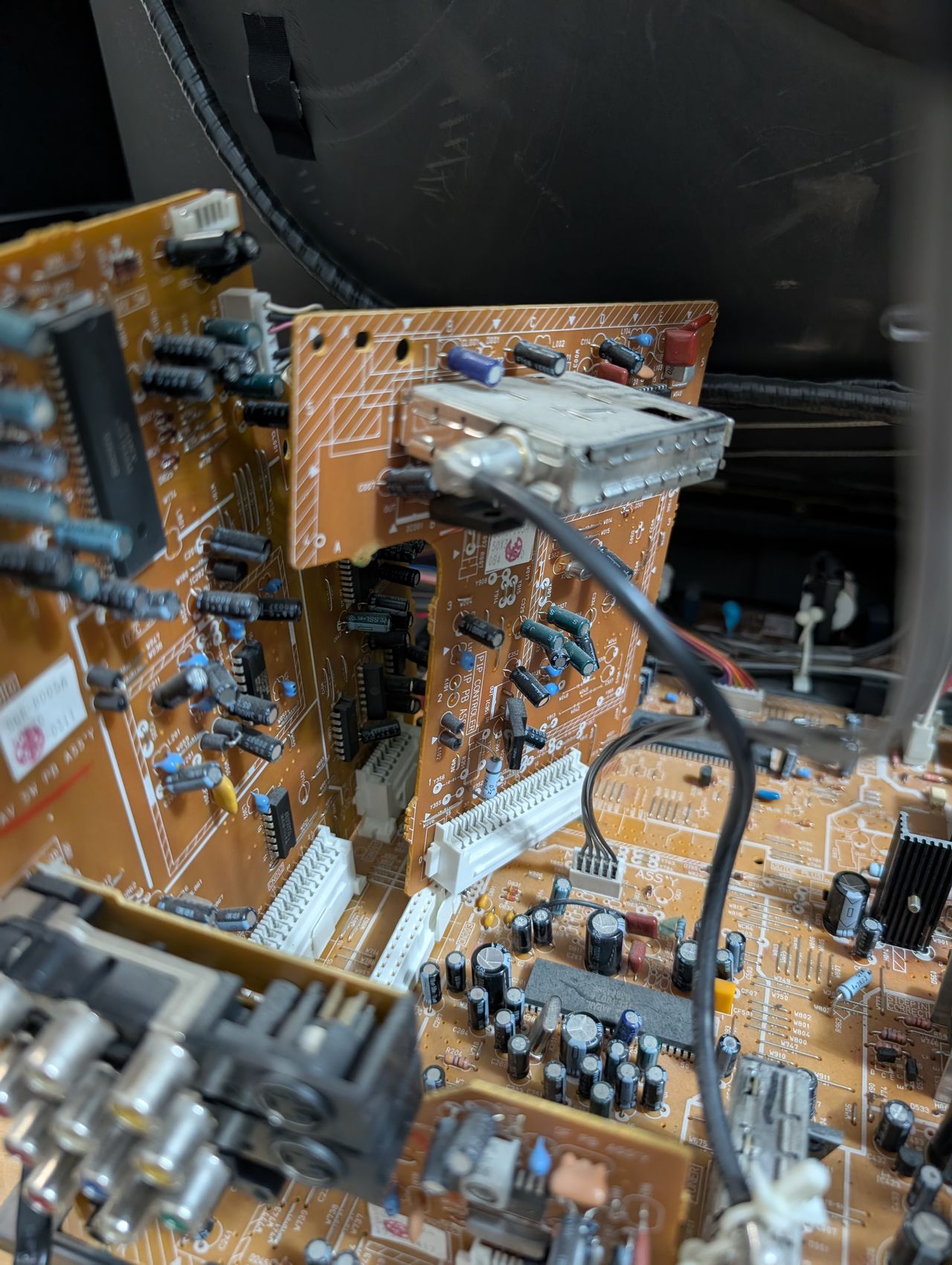 AV-32D501 - What fixed the issue was removing the picture-in-picture board.