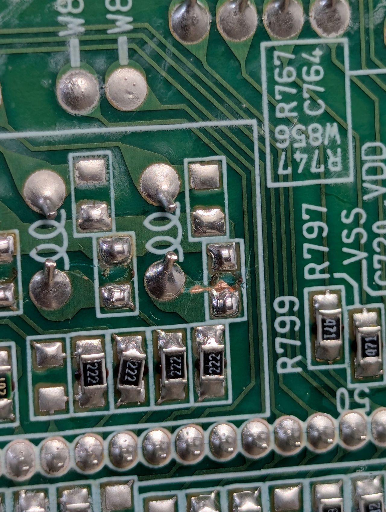 AV-32D501 - This resistor pad was cleaned, but the tint issue was still there.