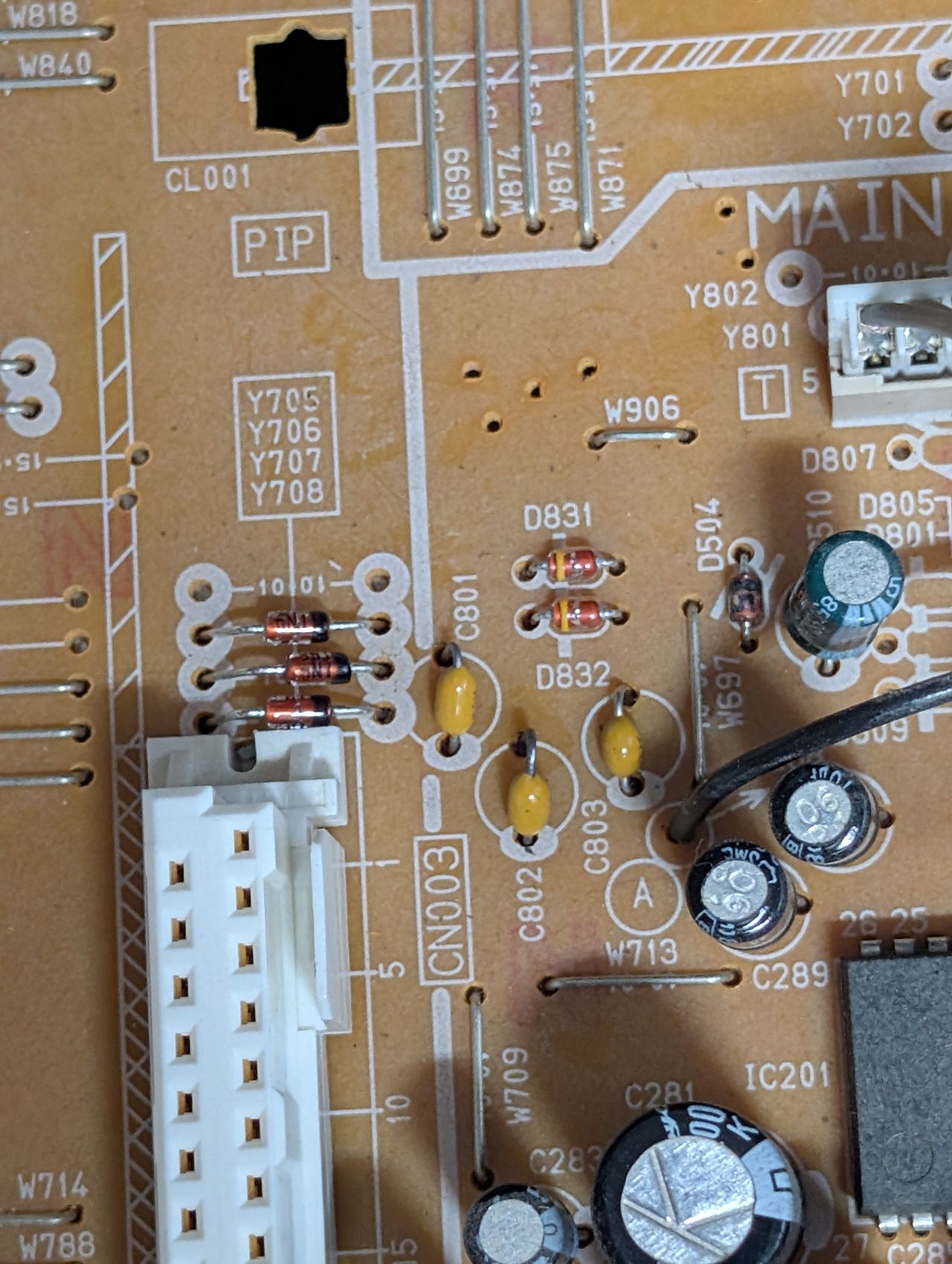 AV-32D501 - Diodes and capacitors installed. Pay attention to the direction.
