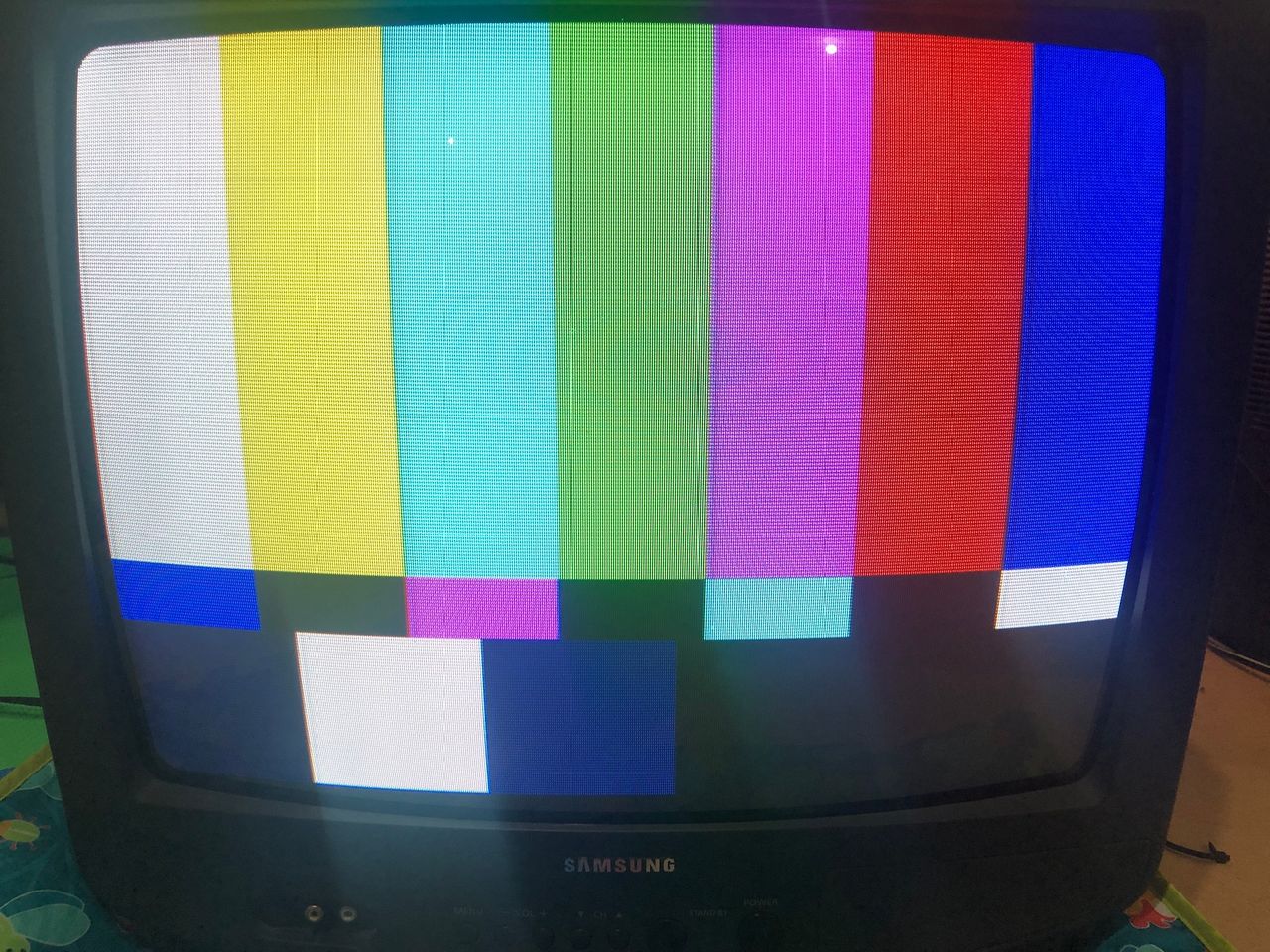 TXH1973 - SMPTE Pattern. There is a little shadow that was noticed. You can see it near green/pink transition. As of this...