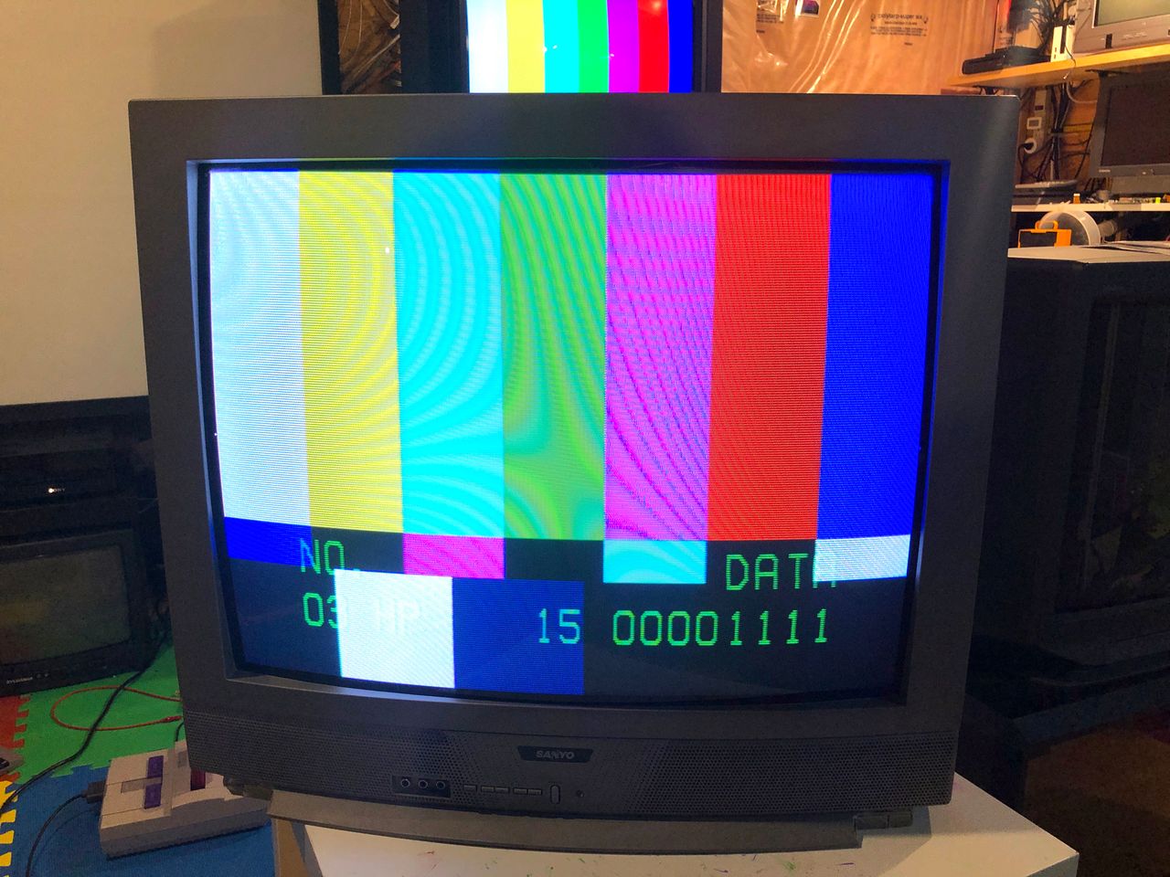 Sanyo DS27214 RGB image