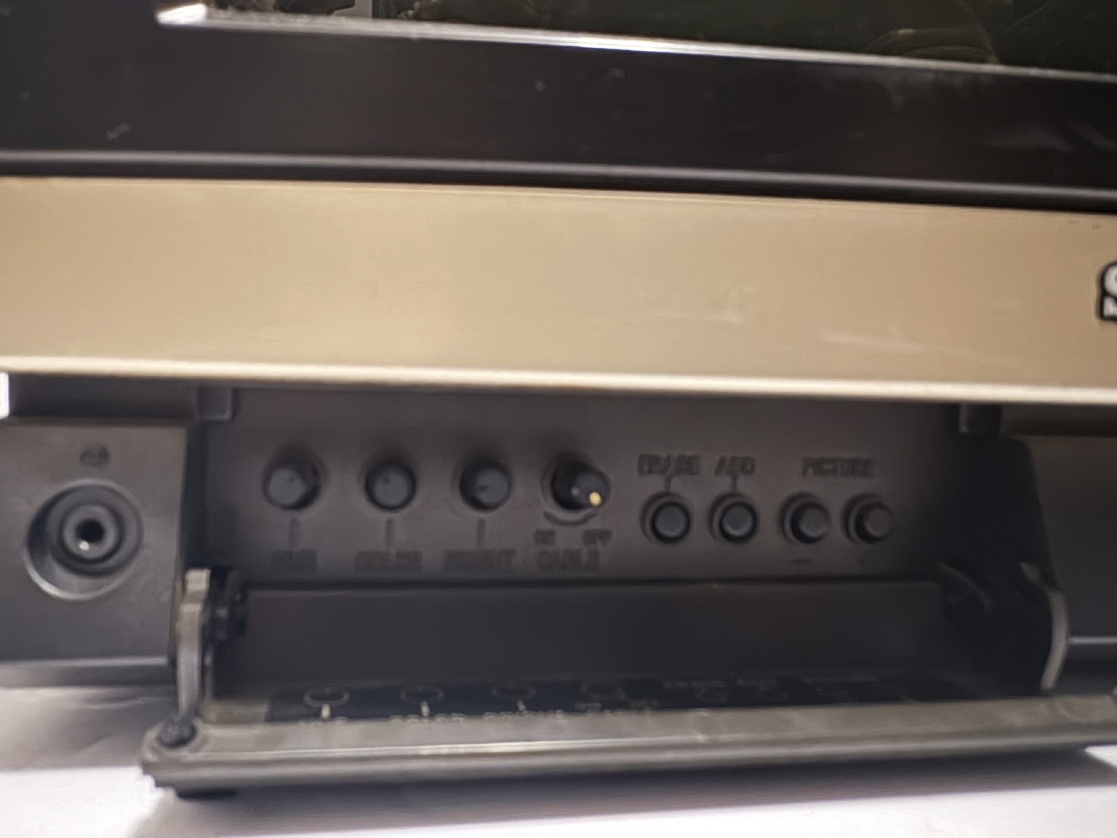 Sony KV-1397R