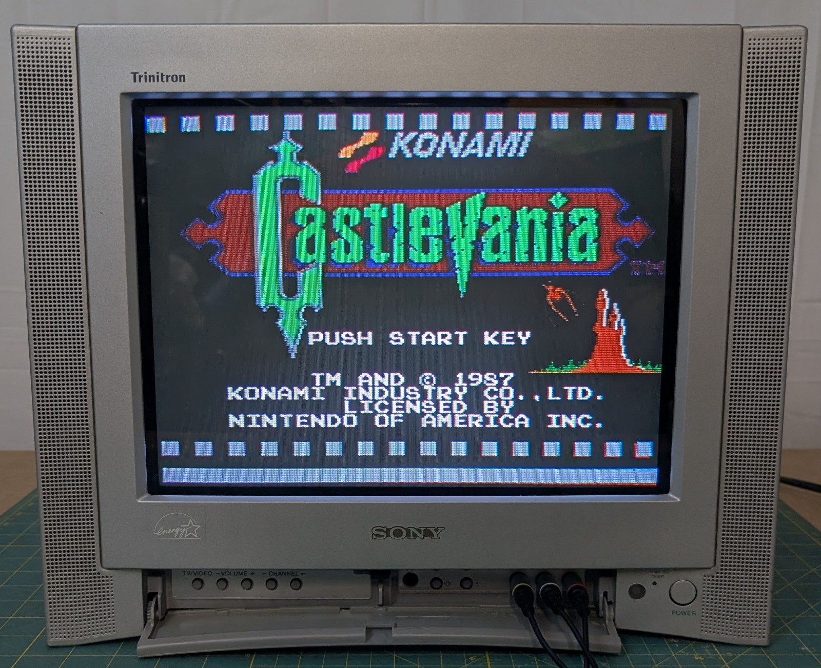 Sony KV-13FS100