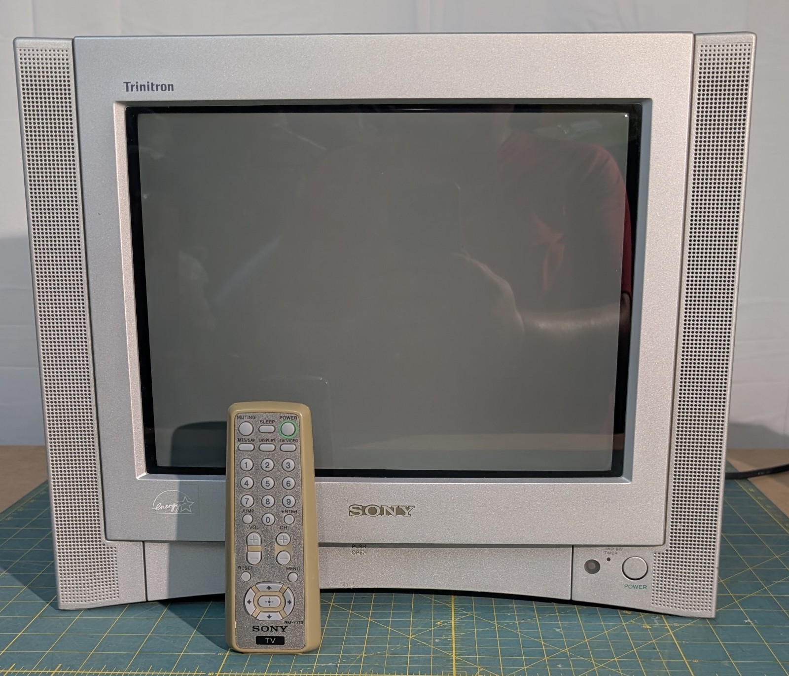 Sony KV-13FS100