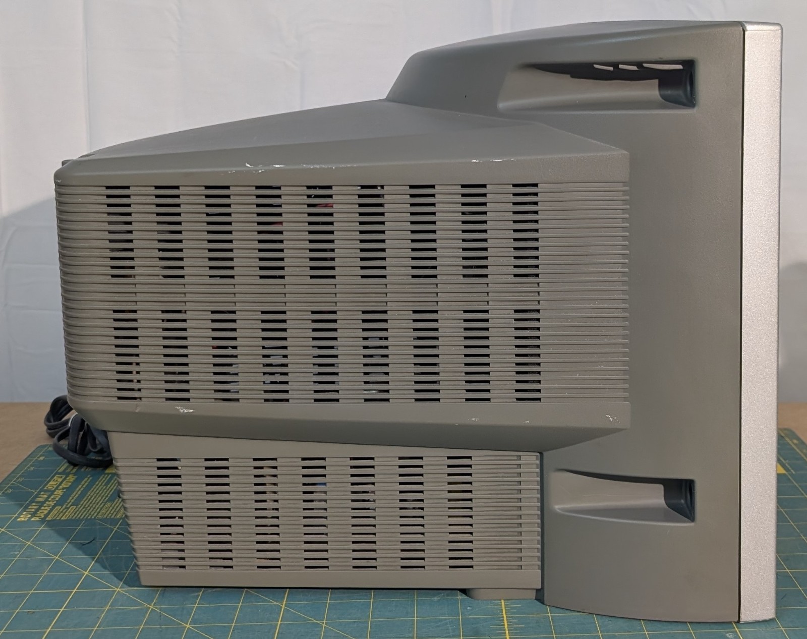 Sony KV-13FS100