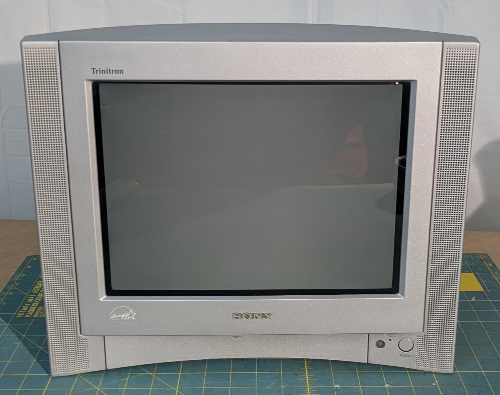 Sony KV-13FS100