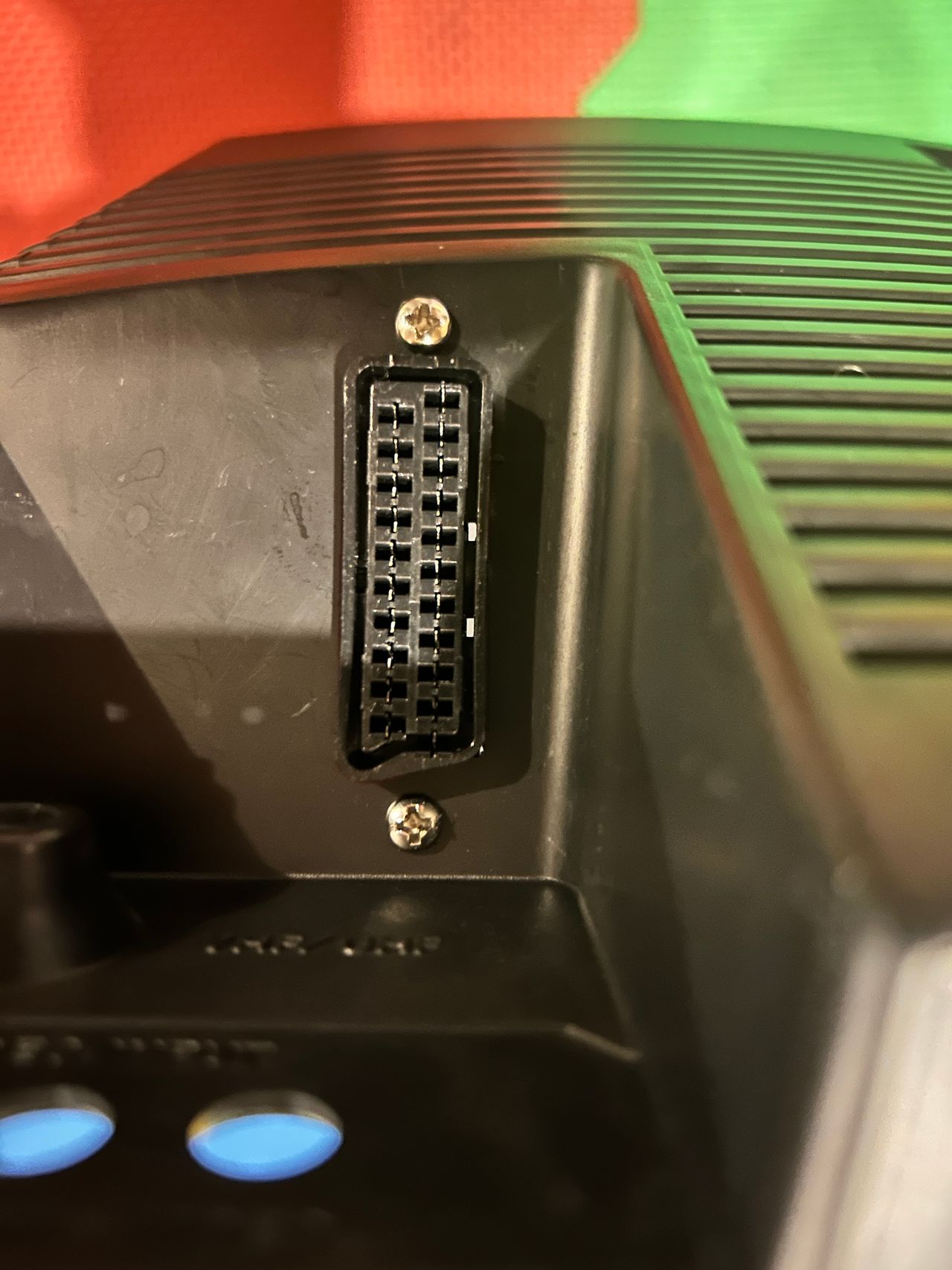 KV-20S10 - SCART port mounted. It's mounted on the top for neater finish. This location also allows you to install any of...