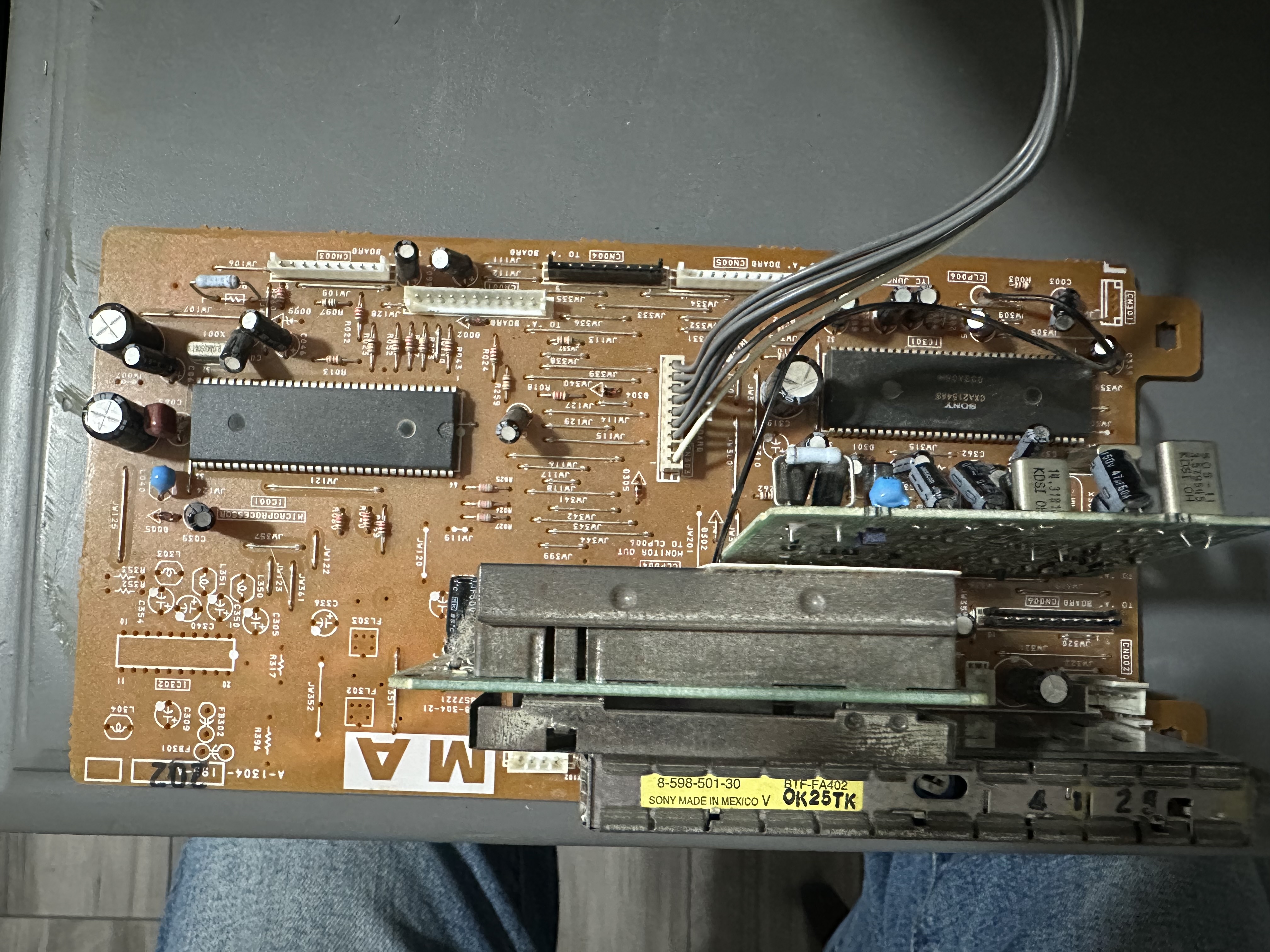 Sony KV-27FV16