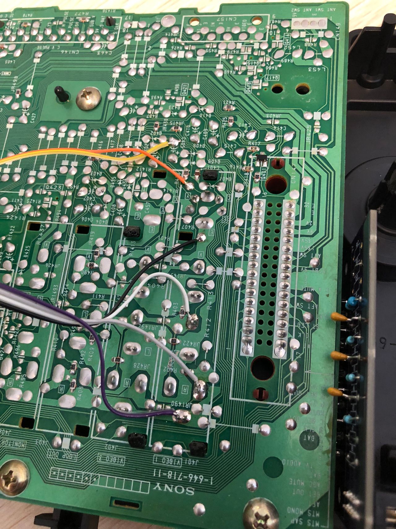 KV-27TS36 - Sync, audio and ground wires