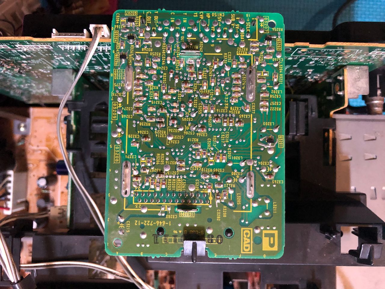 KV-27V55 - This is PiP board. Usually missing in lower AA-1 sets. Sony KV-27V10 does not have this board.