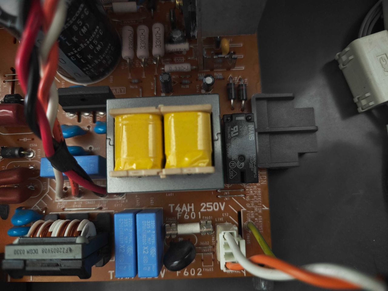 PVM-20L1 - ## SET PICTURES