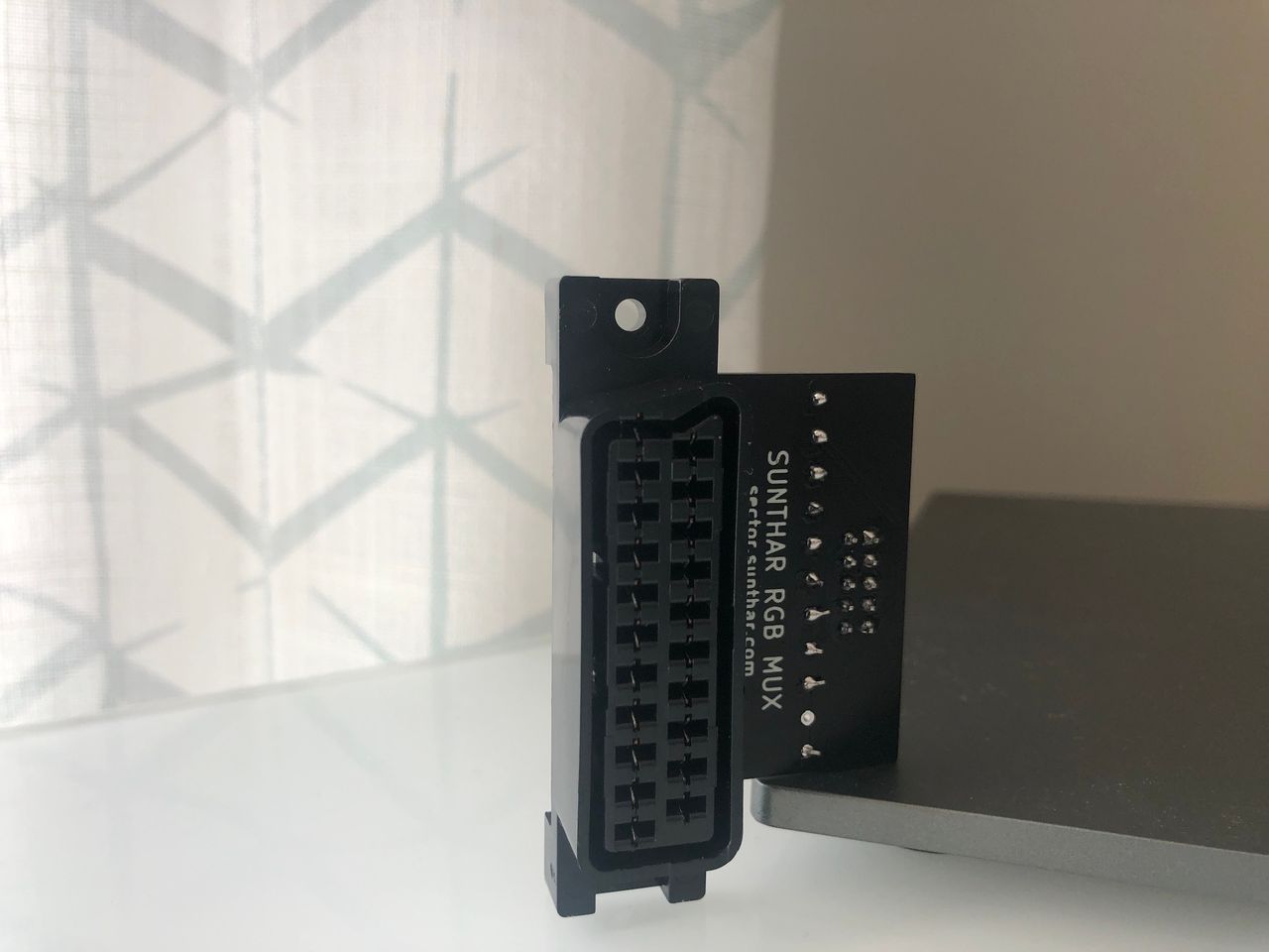 AV-27230 - 1.3C Sunthar RGB mux board