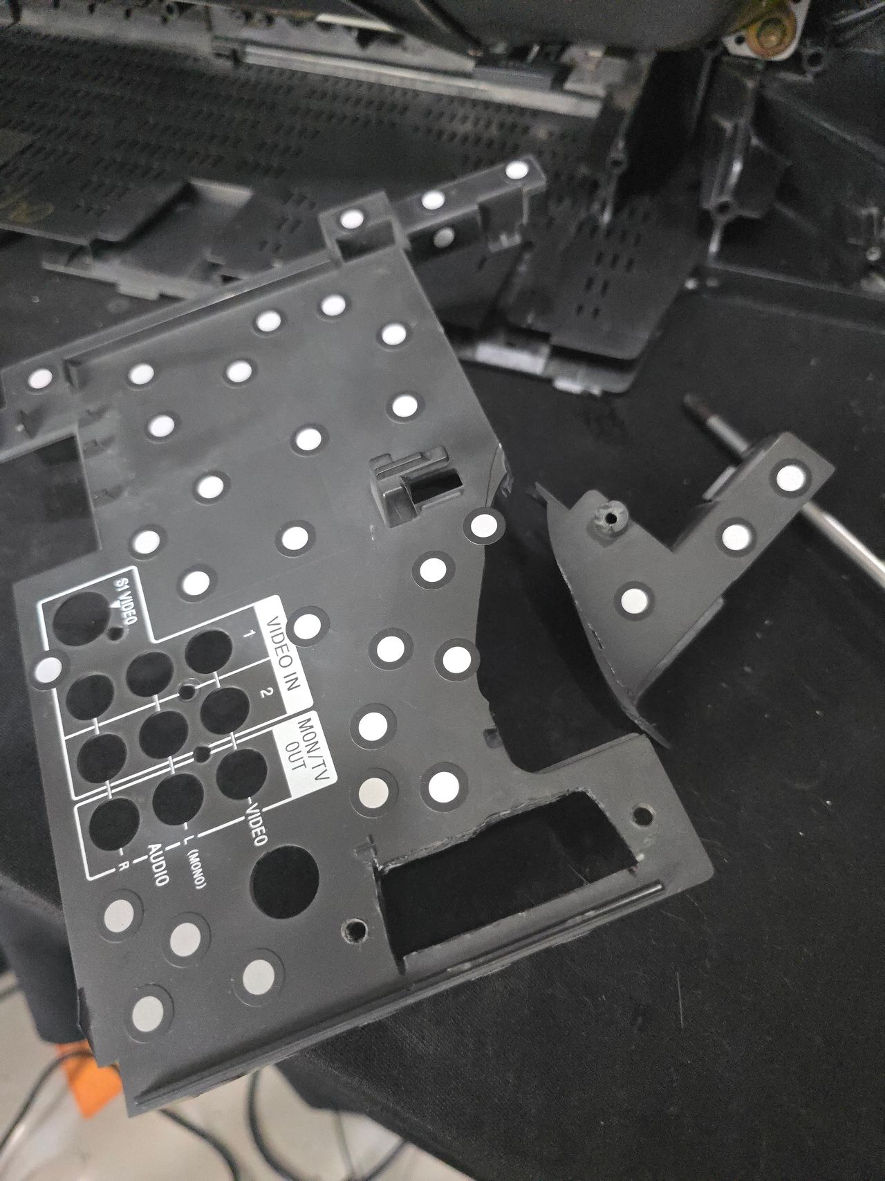 KV-F29MF1 - I dropped and broke this panel during the mod. Also the hole for the scart connector was in a bad spot. The re...