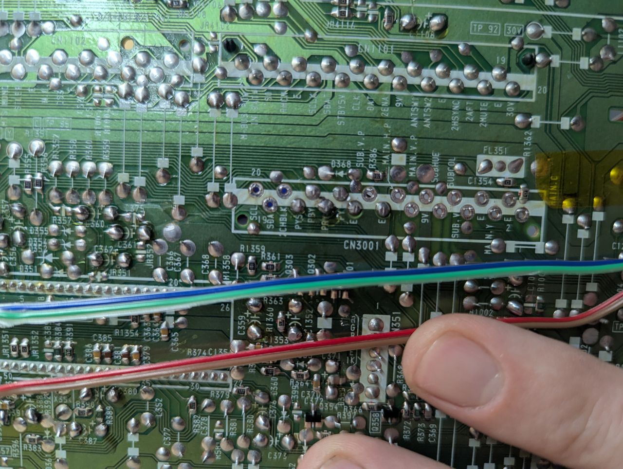 KV-32V35 - A bottom view of the PIP header