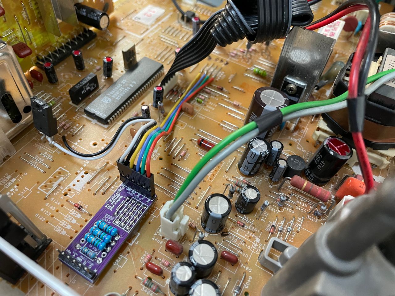 13PT30 - In the picture above you can also see how the external RGB lines have been terminated with a starndard 75 Ohm res...