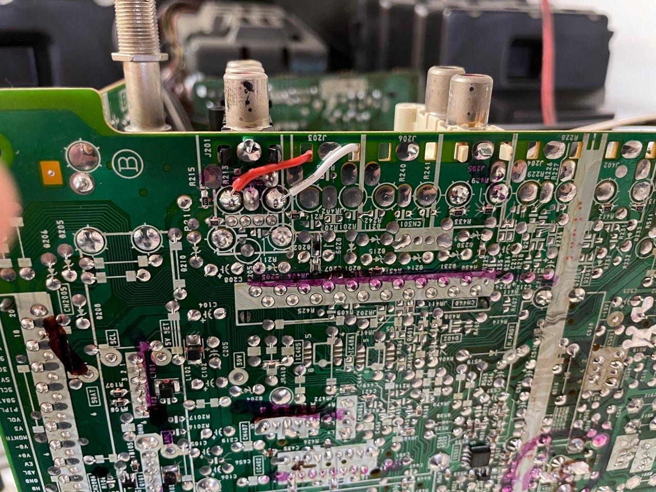 KV-24FV12 - The audio has to be connected on the bottom of the RCA inputs in the A main board. It's recommended to also co...